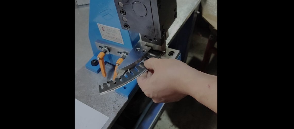 dual lipping steel rule manual cutter video page