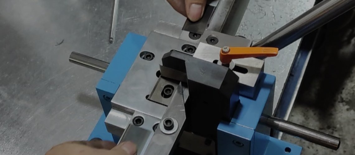 dual lipping steel rule manual cutter video